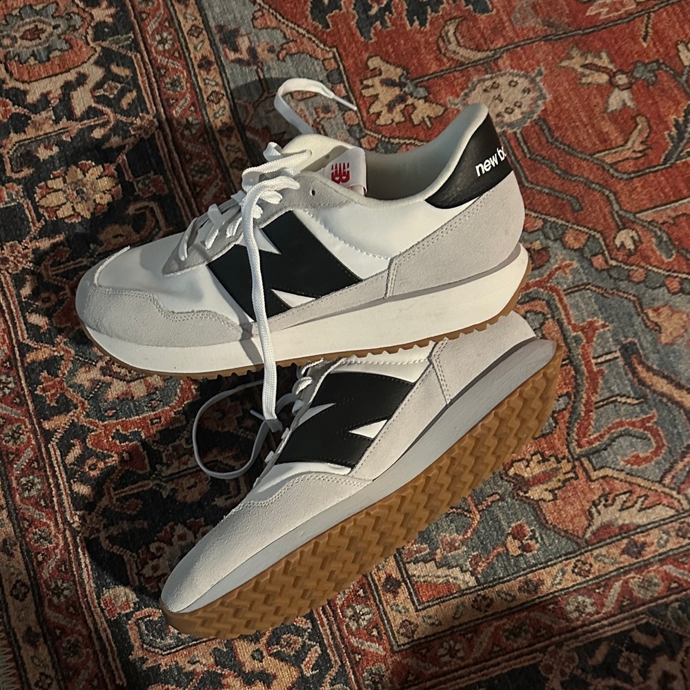 New Balance mens shoes size 11